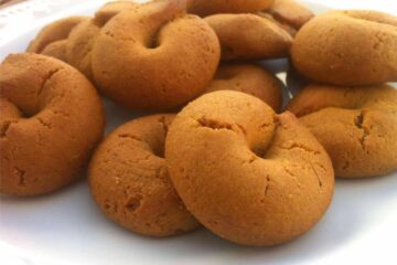 Greek Moustokouloura recipe (Grape must cookies with petimezi)